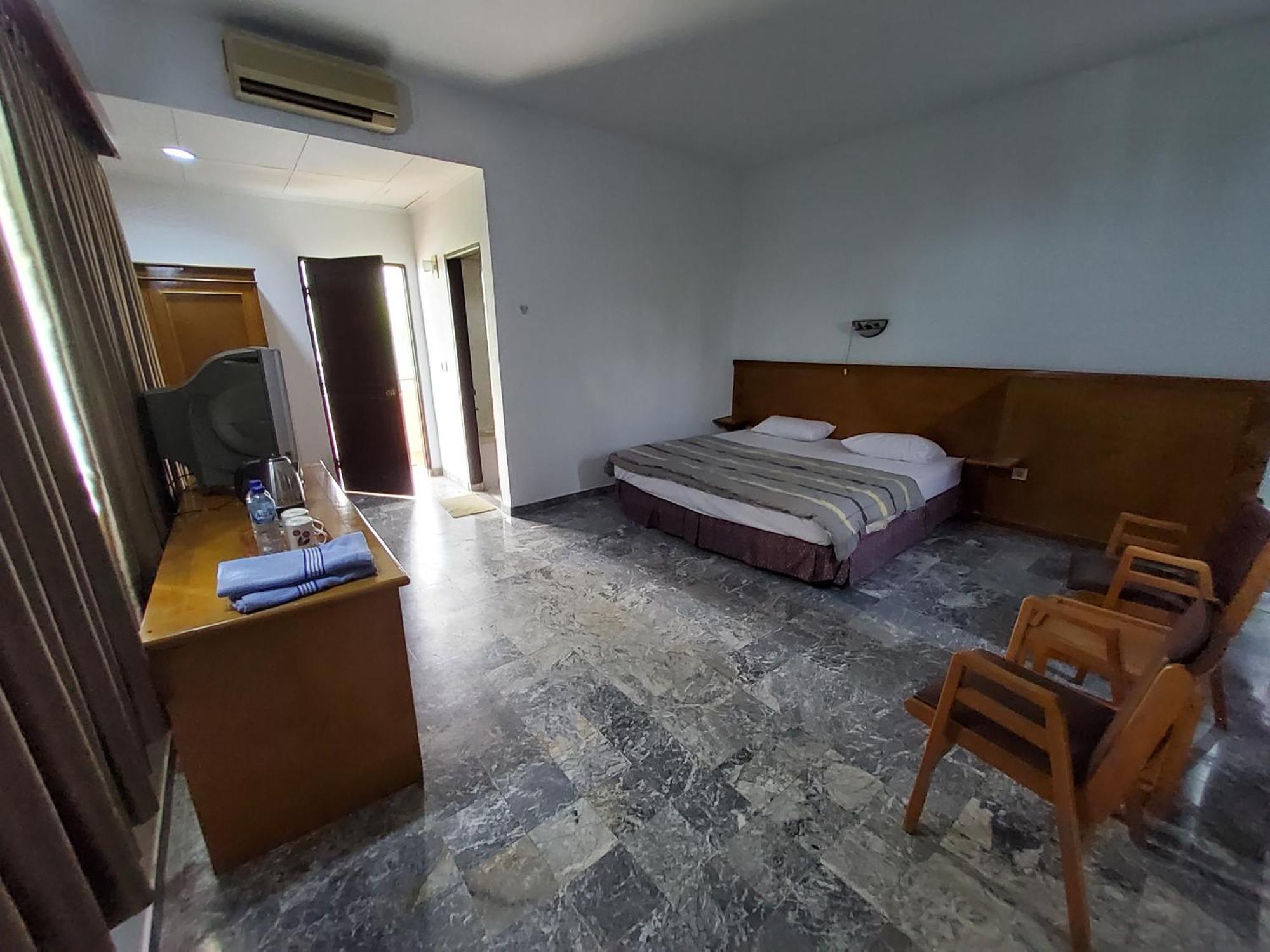 Cikakak Hotel Kumala Samudra מראה חיצוני תמונה